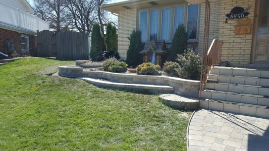 Brick Retaining Walls in Chicago Area by Brick Pavers