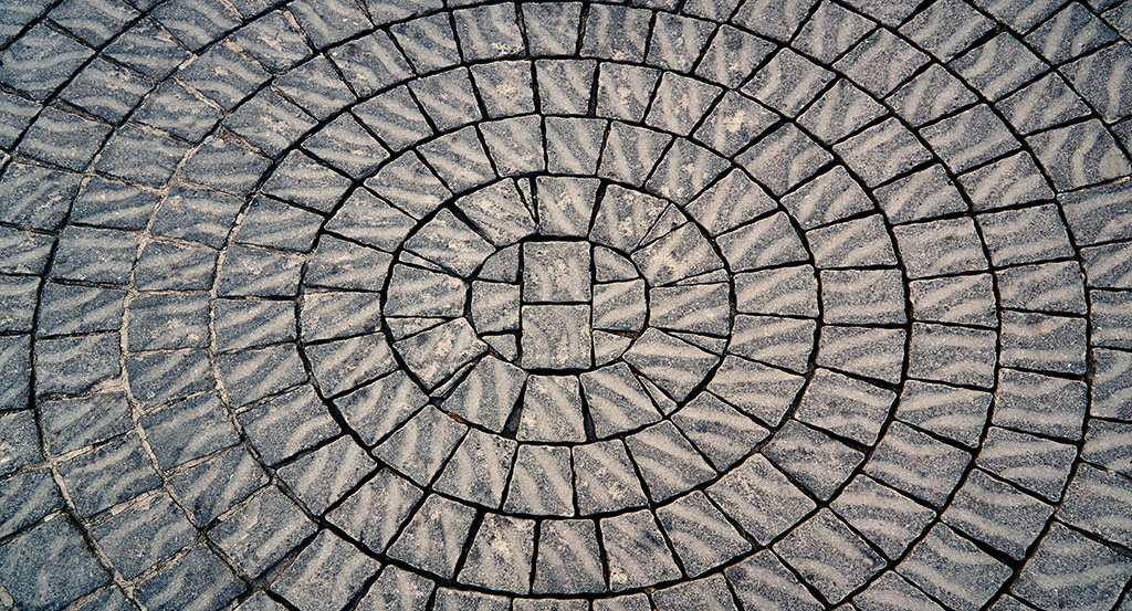 bullseye brick patio bricks pattern