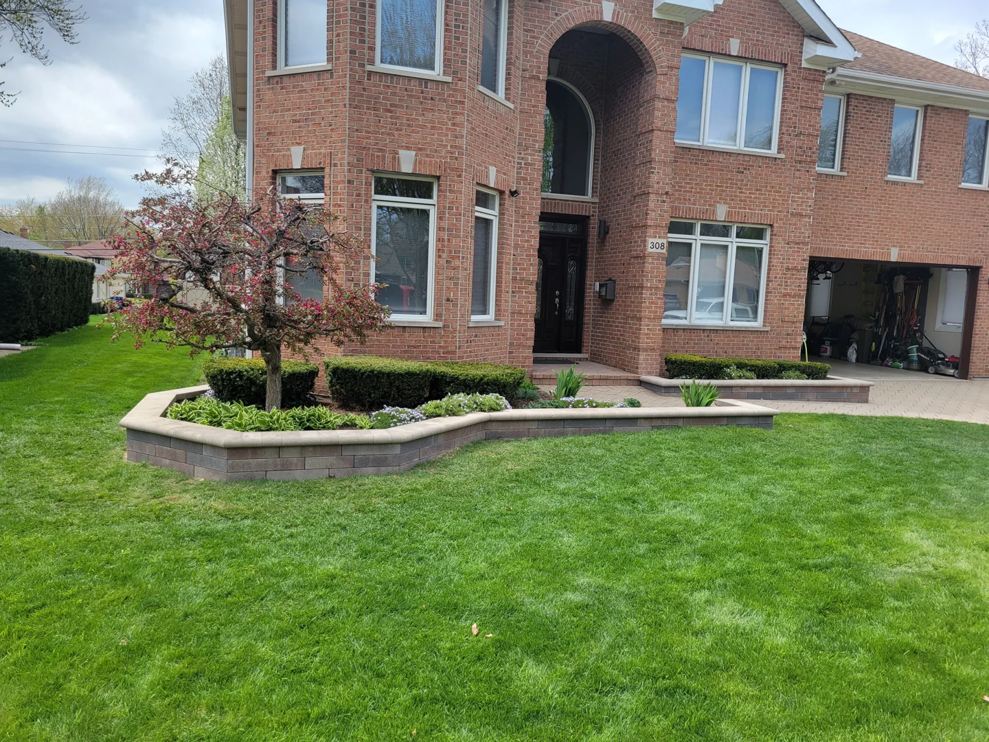 landscaping ideas with brick pavers