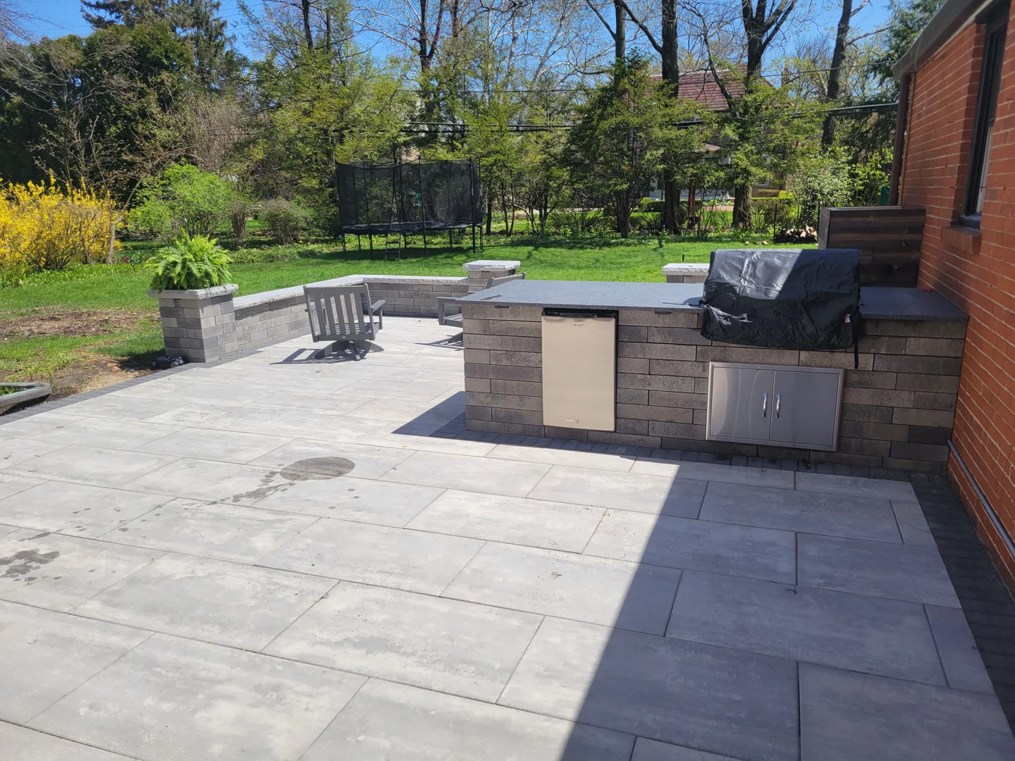 Solid concrete base preparation for outdoor brick bar construction